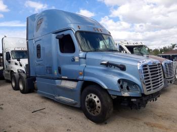  Salvage Freightliner Cascadia 1