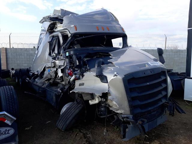  Salvage Freightliner Cascadia 1