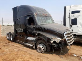  Salvage Freightliner Cascadia 1