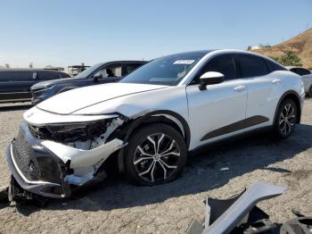  Salvage Toyota Crown Xle