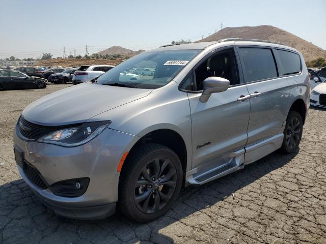  Salvage Chrysler Pacifica