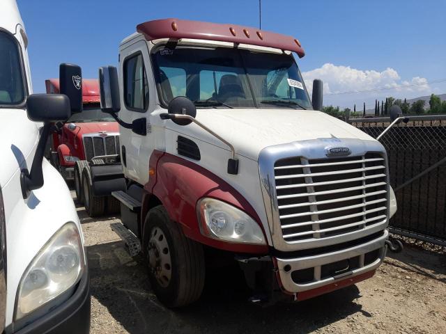  Salvage Freightliner Cascadia 1