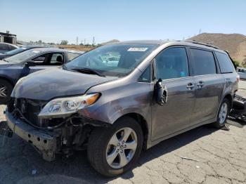  Salvage Toyota Sienna