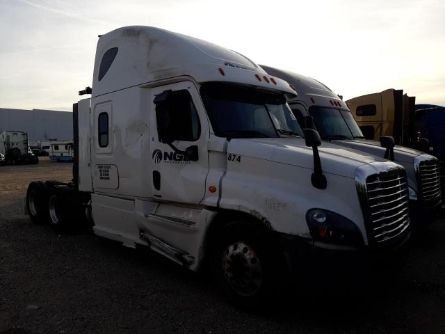  Salvage Freightliner Cascadia 1