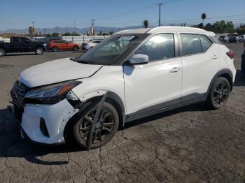  Salvage Nissan Kicks