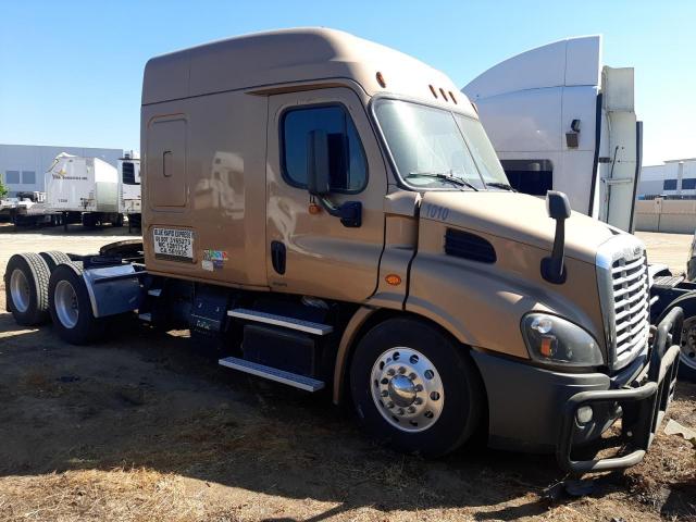  Salvage Freightliner Cascadia 1