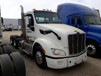  Salvage Peterbilt 579