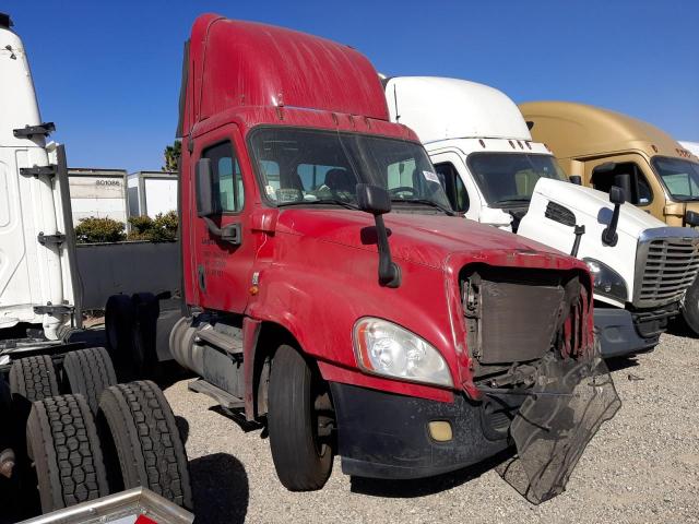  Salvage Freightliner Cascadia 1