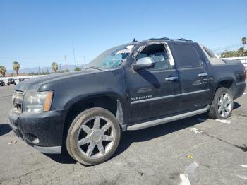  Salvage Chevrolet Avalanche