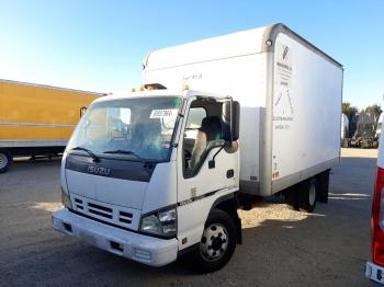  Salvage Isuzu Npr