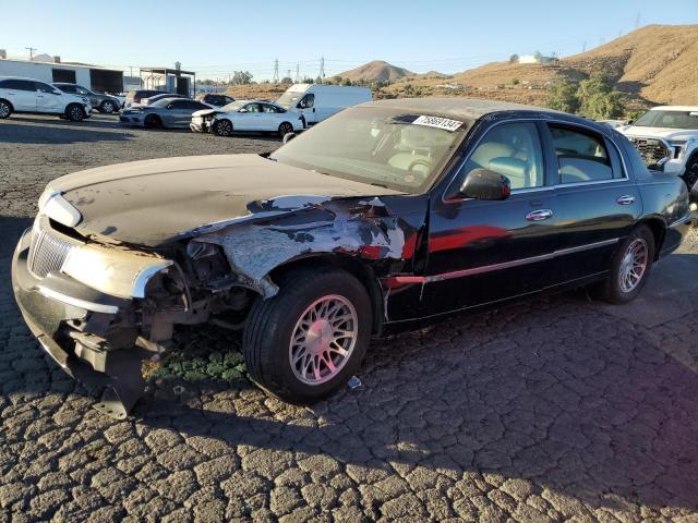  Salvage Lincoln Towncar