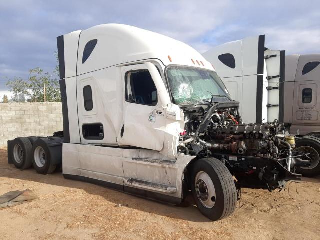  Salvage Freightliner Cascadia 1