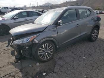  Salvage Nissan Kicks