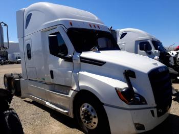  Salvage Freightliner Cascadia 1