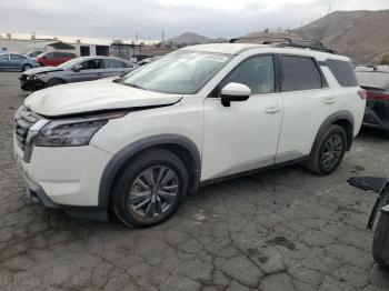  Salvage Nissan Pathfinder