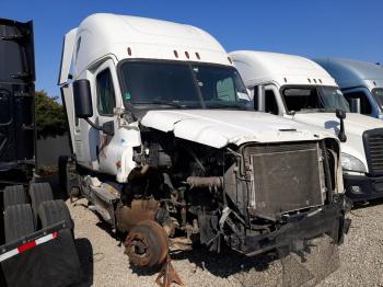  Salvage Freightliner Cascadia 1