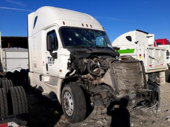  Salvage Freightliner Cascadia 1