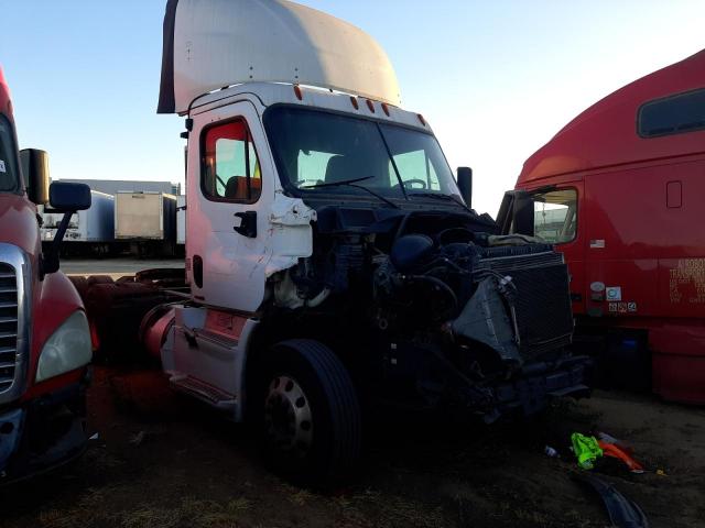  Salvage Freightliner Cascadia 1