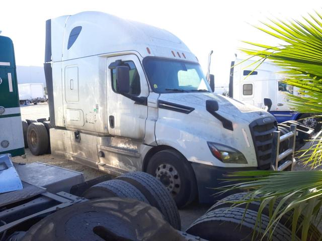  Salvage Freightliner Cascadia 1