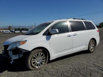  Salvage Toyota Sienna