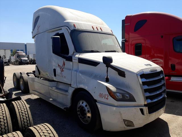  Salvage Freightliner Cascadia 1