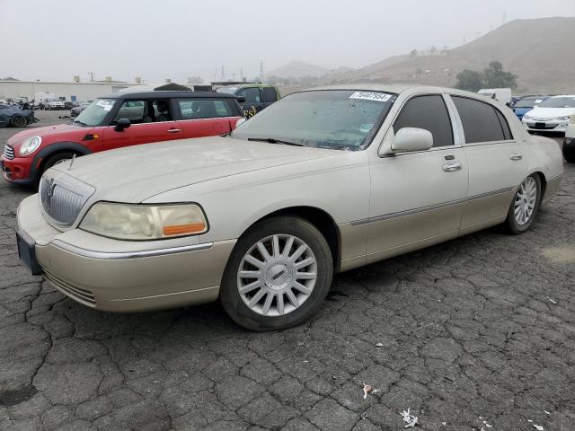  Salvage Lincoln Towncar