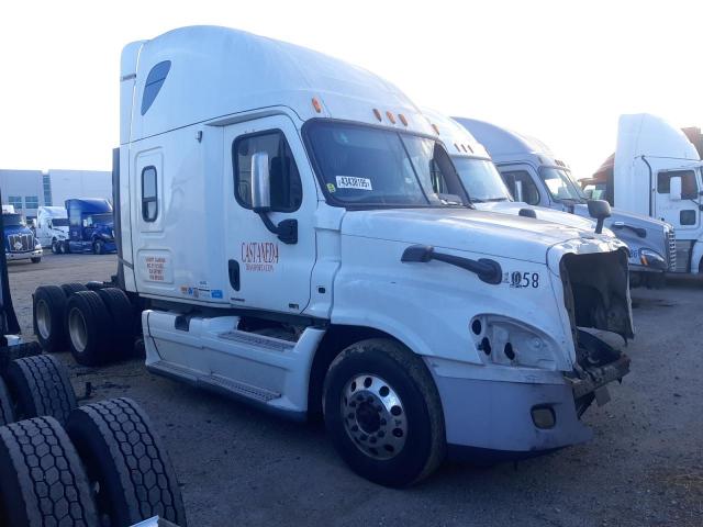  Salvage Freightliner Cascadia 1