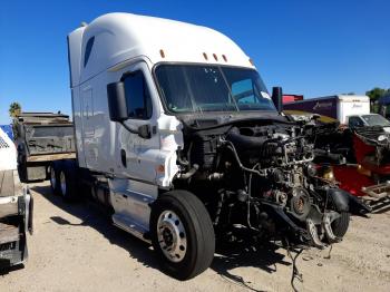  Salvage Freightliner Cascadia 1