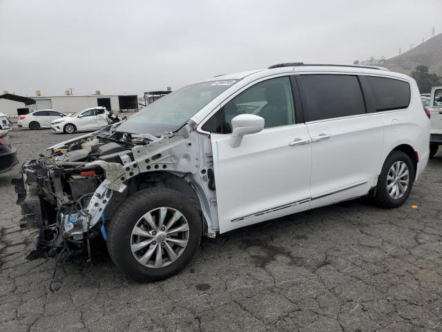  Salvage Chrysler Pacifica