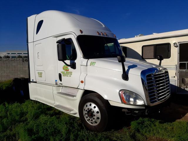  Salvage Freightliner Cascadia 1