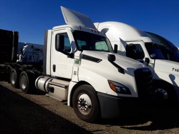  Salvage Freightliner Cascadia