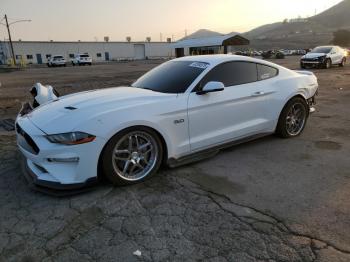  Salvage Ford Mustang