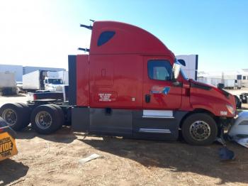 Salvage Freightliner Cascadia 1