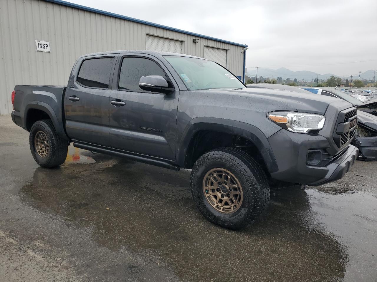 Toyota Tacoma Double Cab Image 9