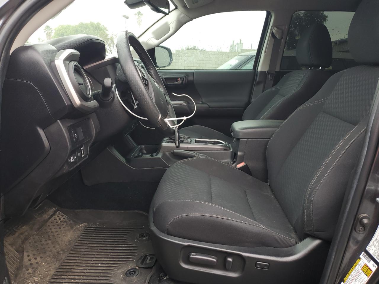 Toyota Tacoma Double Cab Image 10