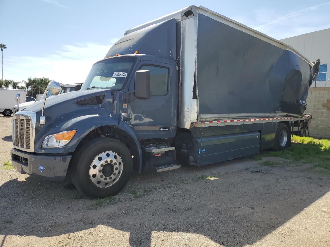 Peterbilt 536 Image 1