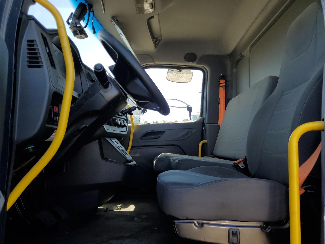 Peterbilt 536 Image 9