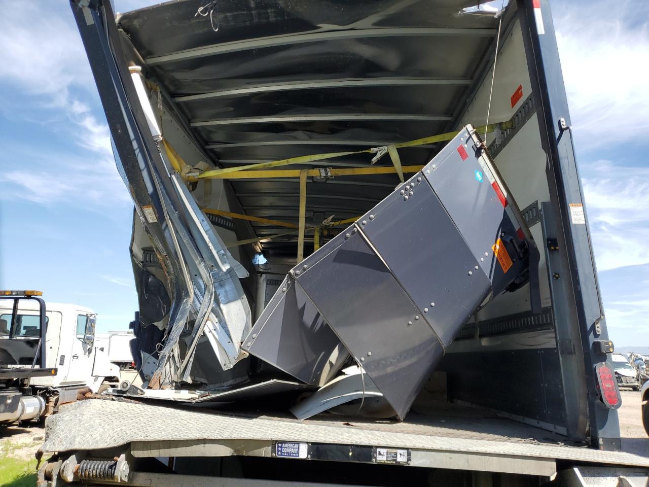 Peterbilt 536 Image 10