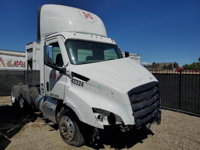  Salvage Freightliner Cascadia 1