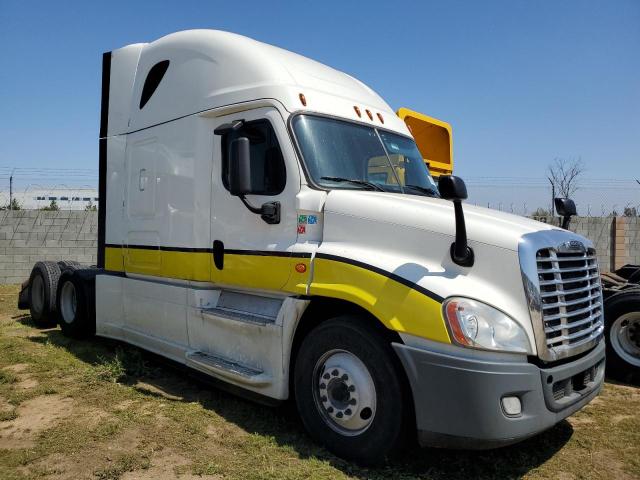  Salvage Freightliner Cascadia 1