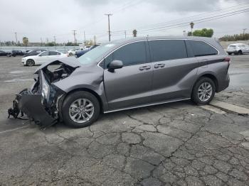 Salvage Toyota Sienna