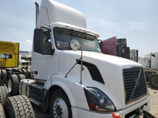  Salvage Volvo Vn