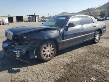  Salvage Lincoln Towncar