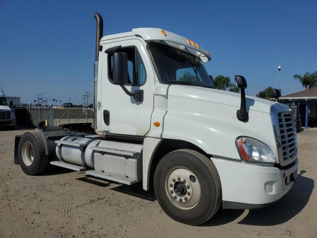  Salvage Freightliner Cascadia 1