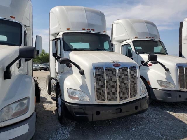  Salvage Peterbilt 579