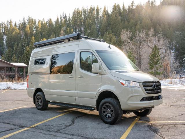  Salvage Mercedes-Benz Sprinter