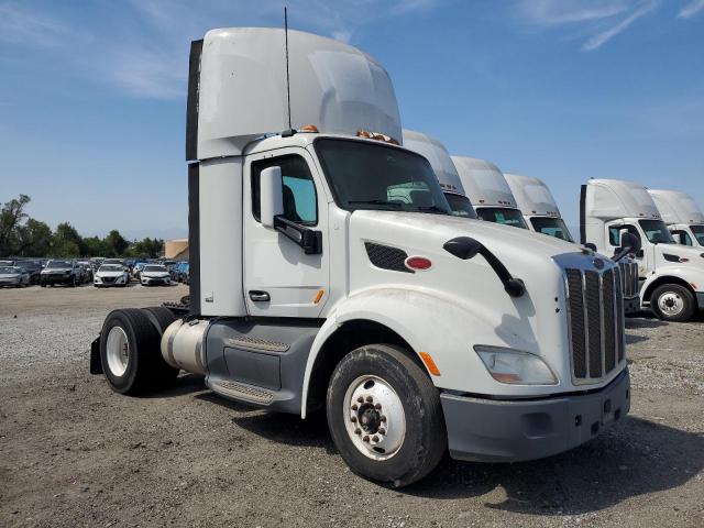  Salvage Peterbilt 579