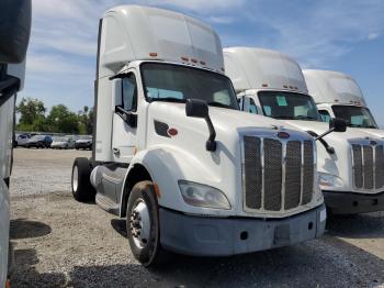 Salvage Peterbilt 579