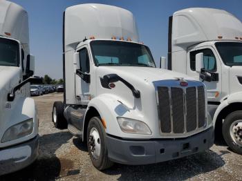  Salvage Peterbilt 579