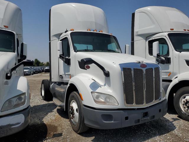  Salvage Peterbilt 579